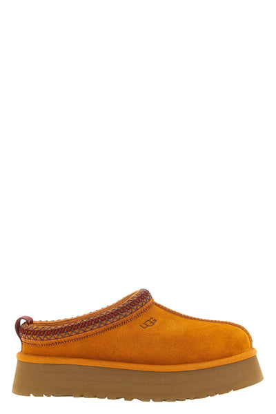 the sabot ugg tazz ii redefines the iconic silhouette of the brand through bol