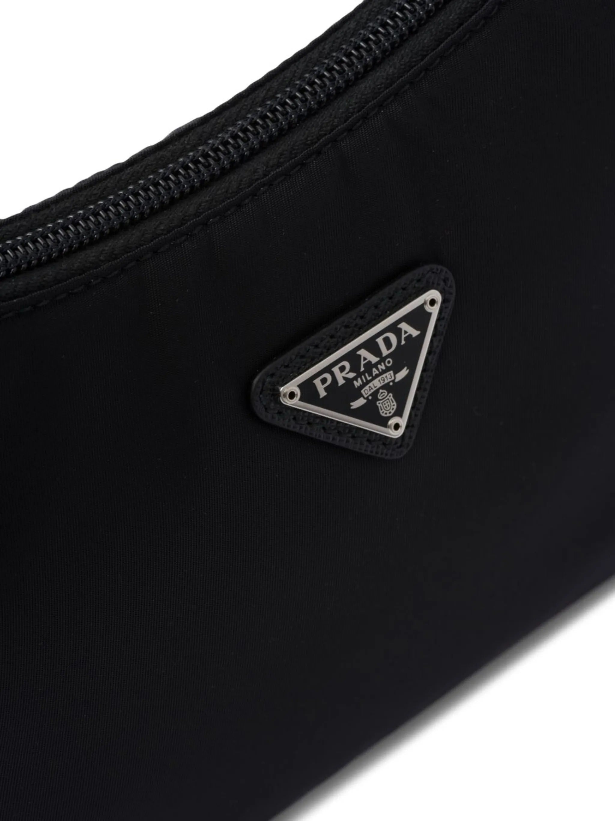 リ・エディション 2000 ナイロン ショルダーバッグ