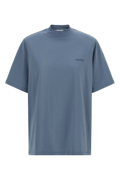 the the attico t-shirt redefines the fundamentals of the wardrobe through a stru