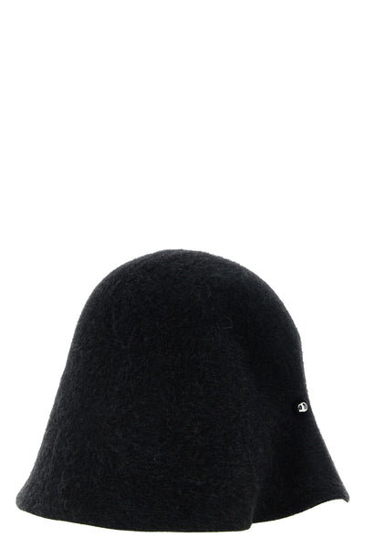 the jacquemus hat redefines the codes of contemporary elegance through a sculptu