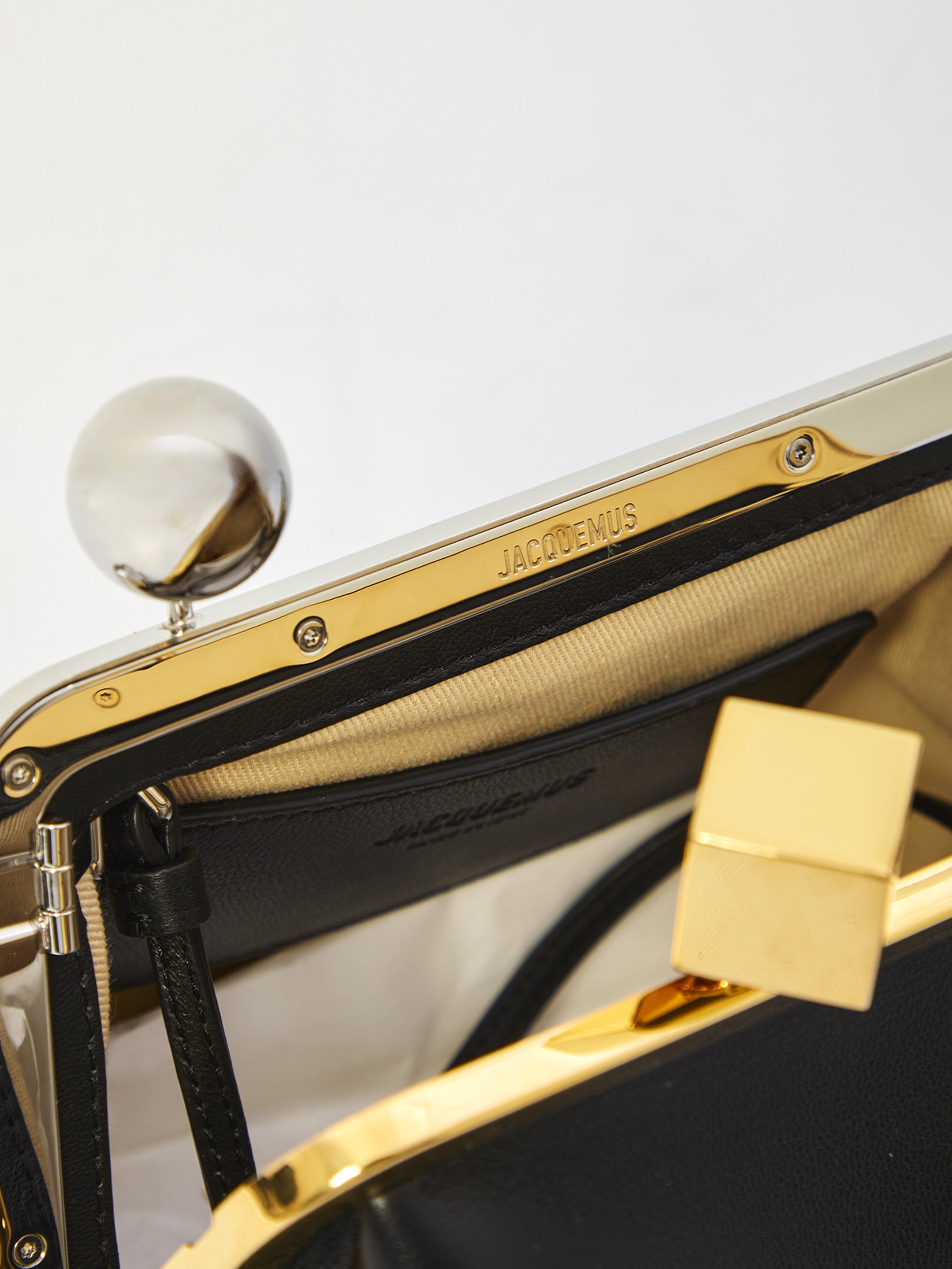 JACQUEMUS OS le berlingot small clutch