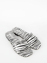 PARIS TEXAS 36 zebra-print flat sandals