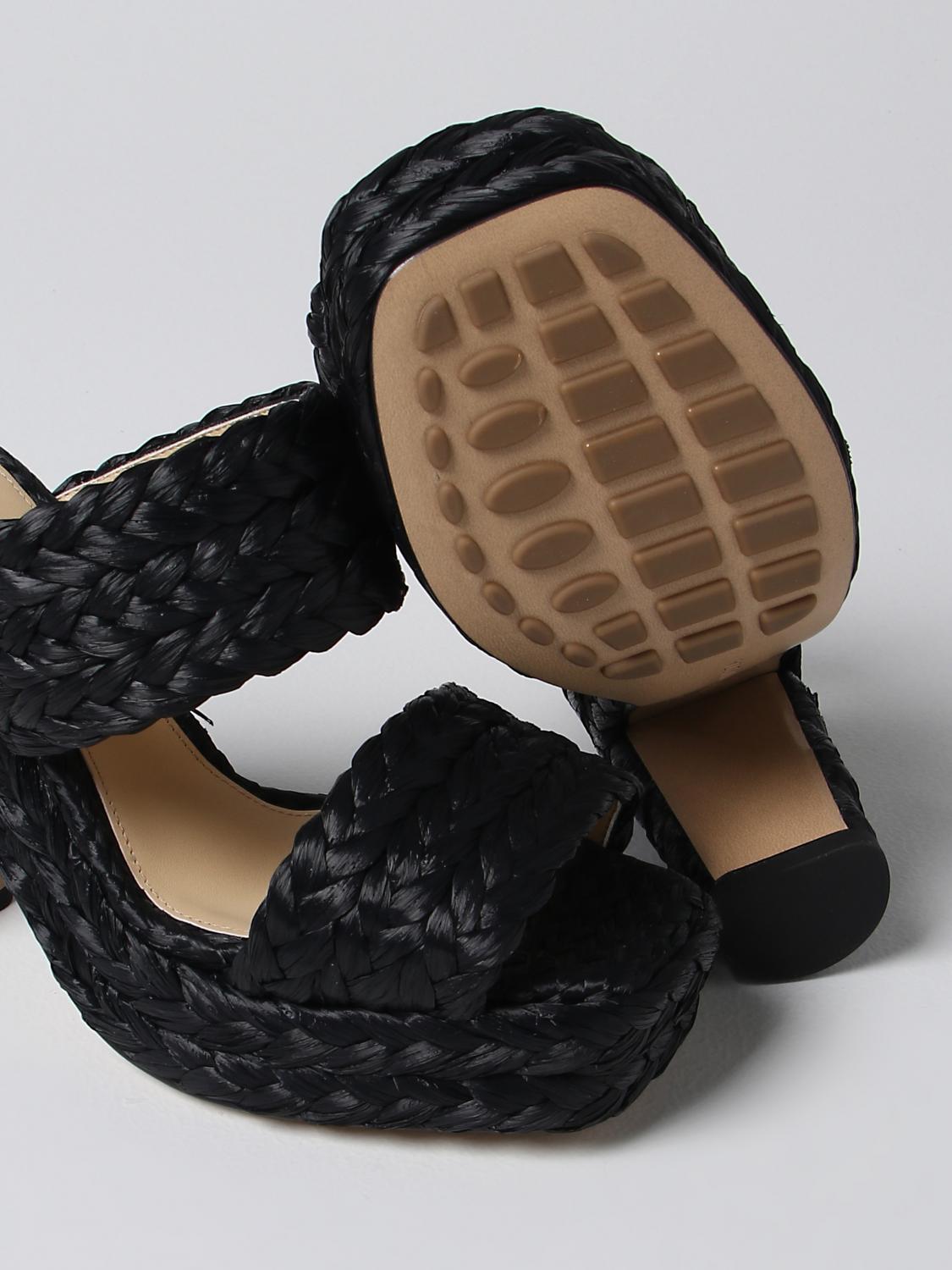 BOTTEGA VENETA 38 sandal in woven raffia
