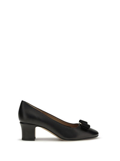 vera pumps with bow