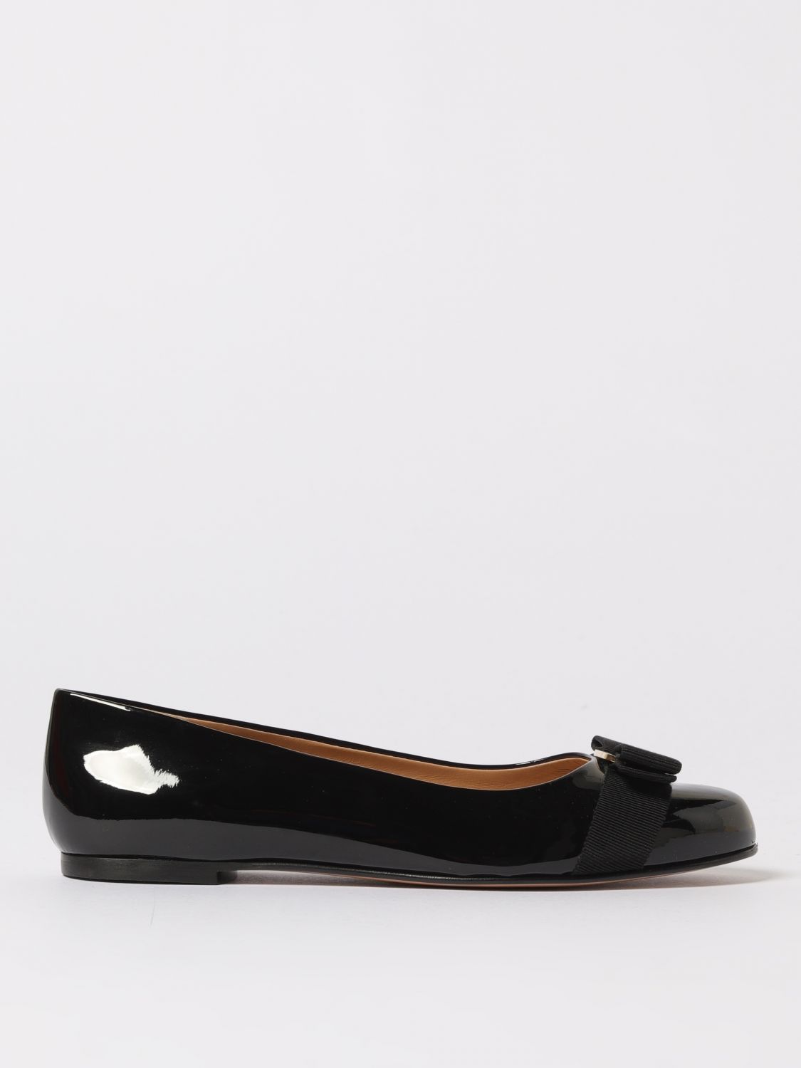 ferragamo-woman-s-ballet-flats-01j070-782036-black