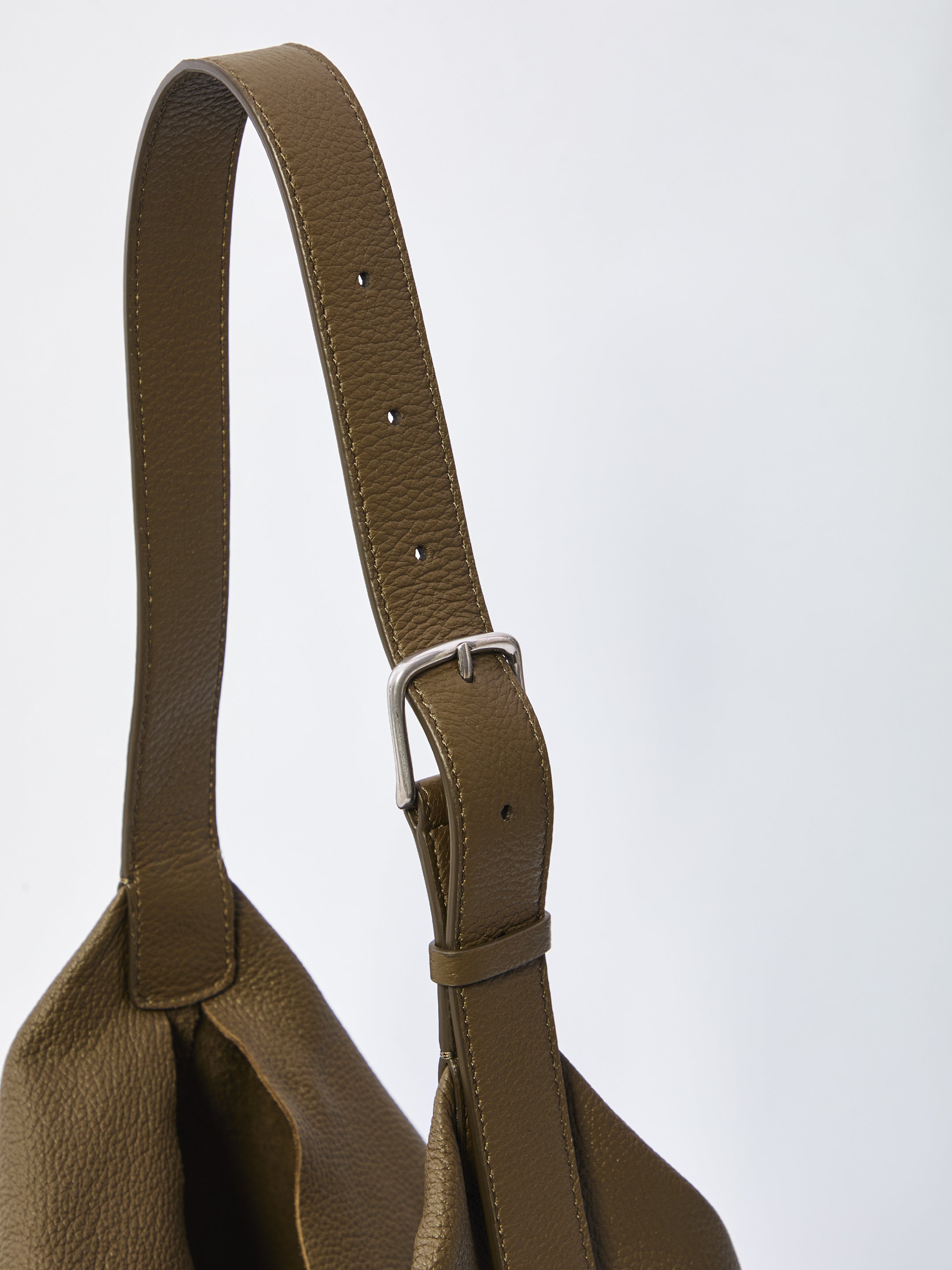 THE ROW OS isa bag in deerskin leather