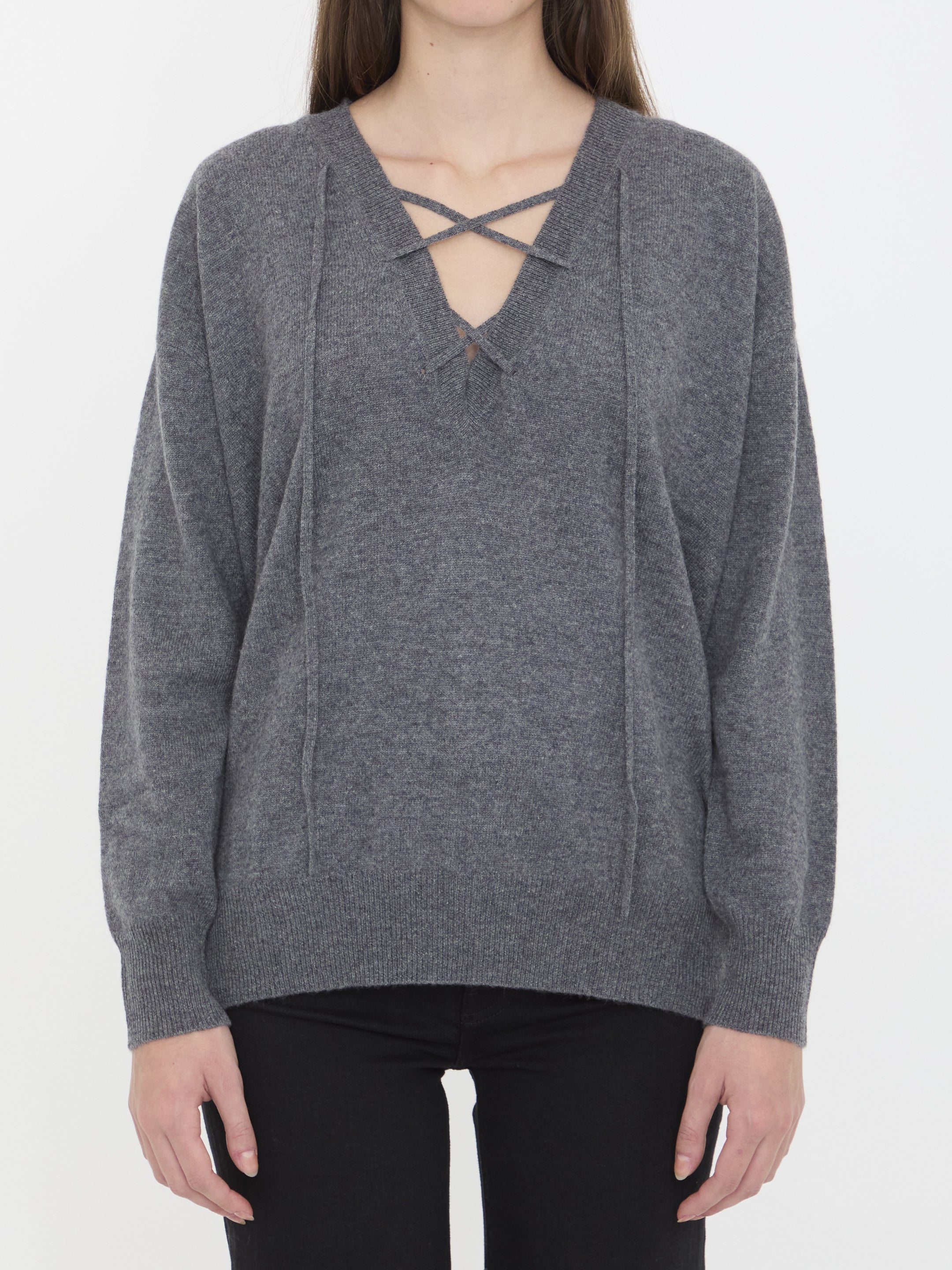 LISA YANG 02 erna sweater