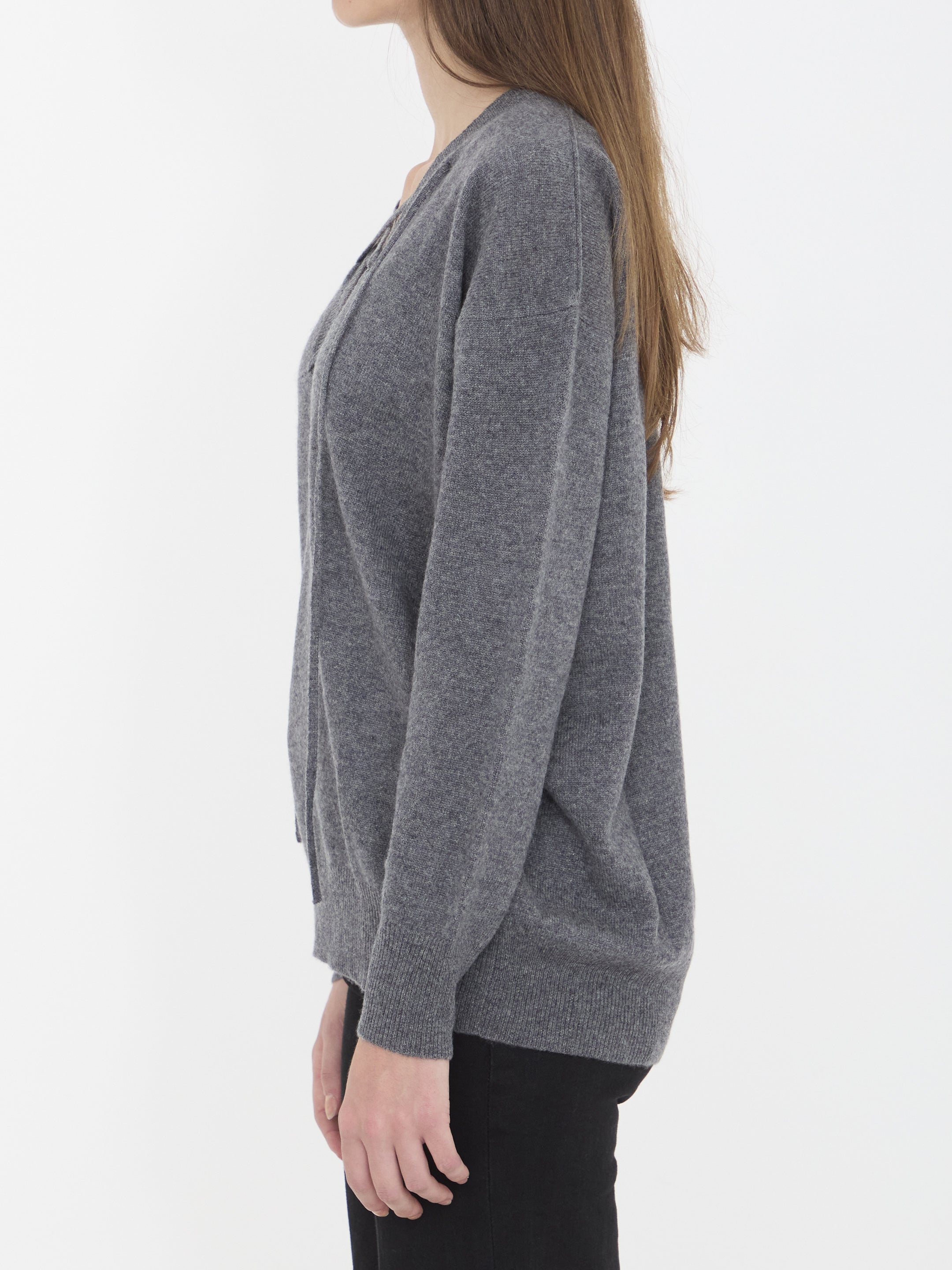 LISA YANG 02 erna sweater