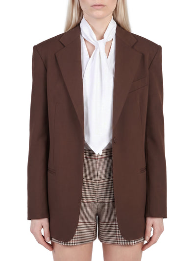 blazer over single-breasted frescolana