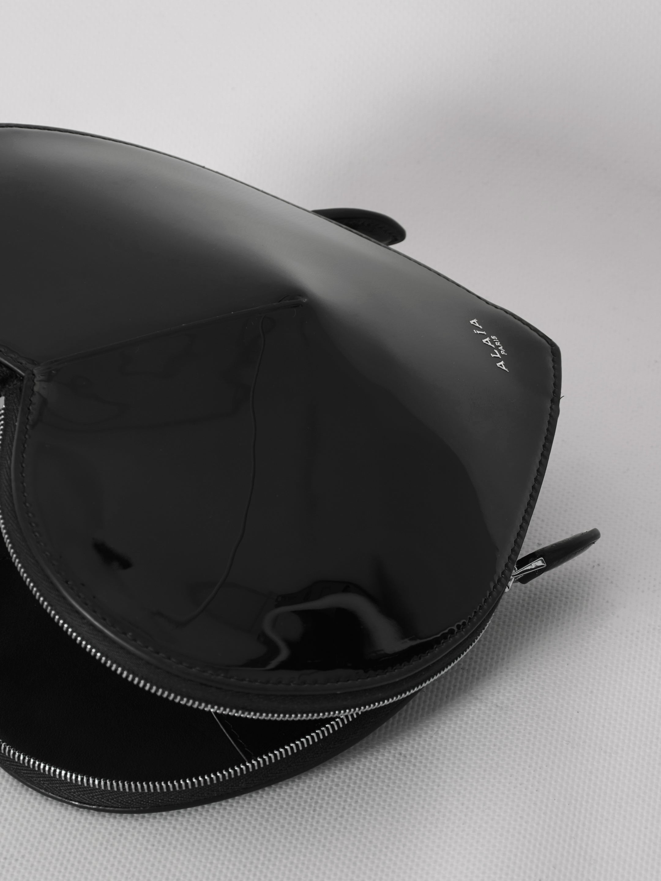 ALAIA OS le coeur glossy bag