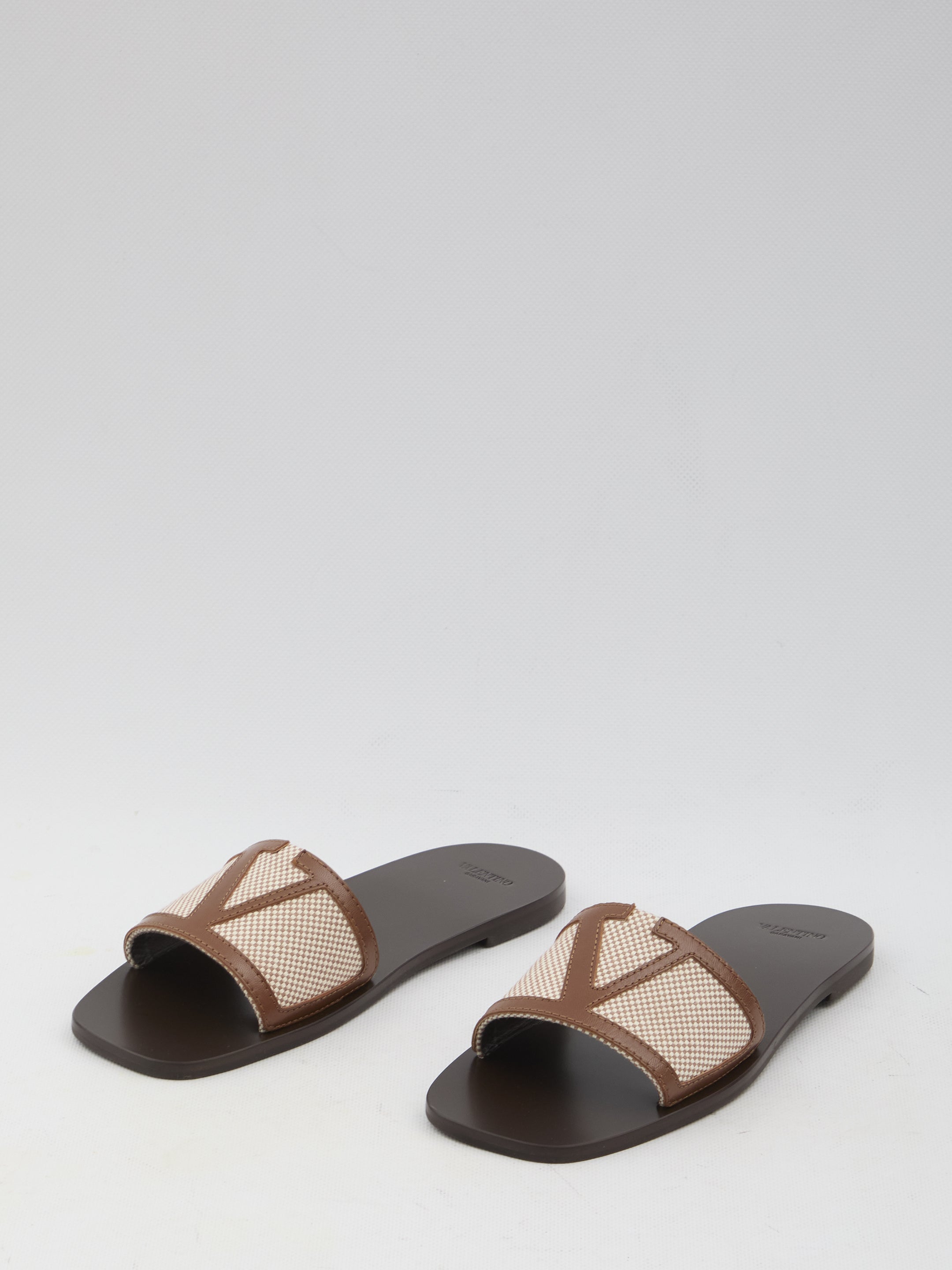 VALENTINO GARAVANI 36 superstar slide sandals