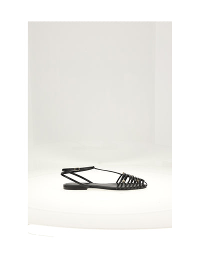 strappy flat sandal 05