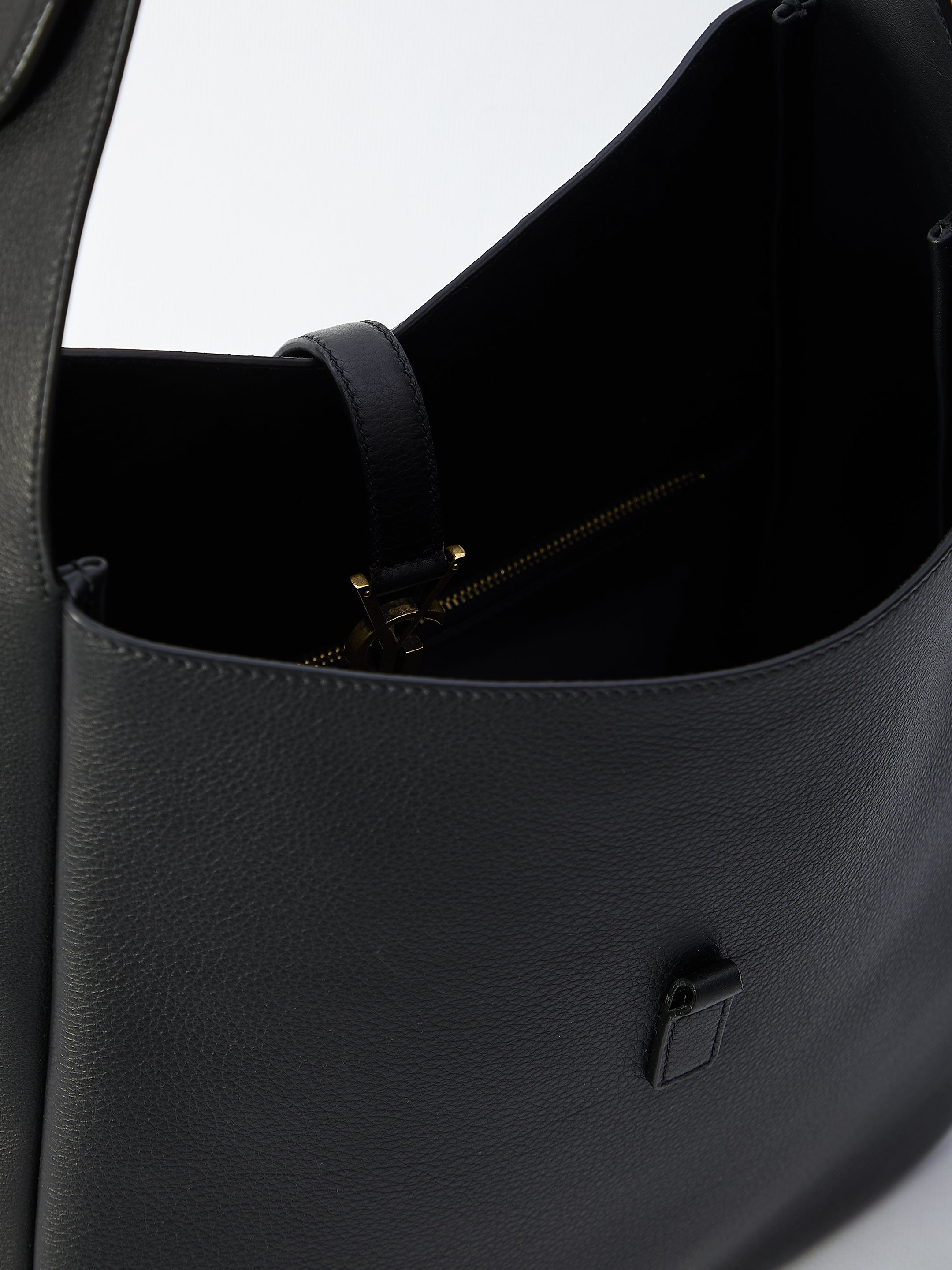 SAINT LAURENT OS le 5 à 7 large bag