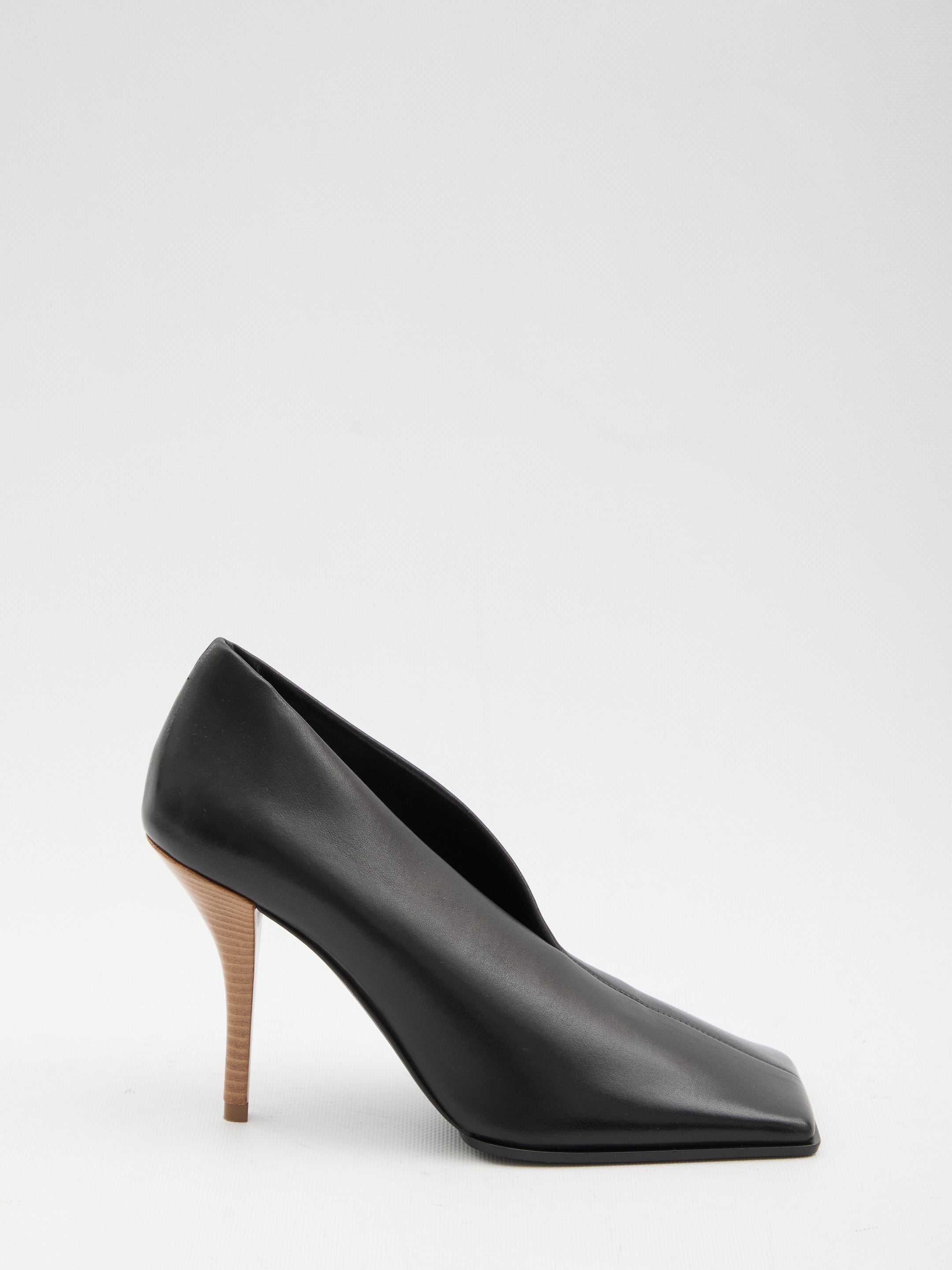 ALAIA 36 soft square pumps