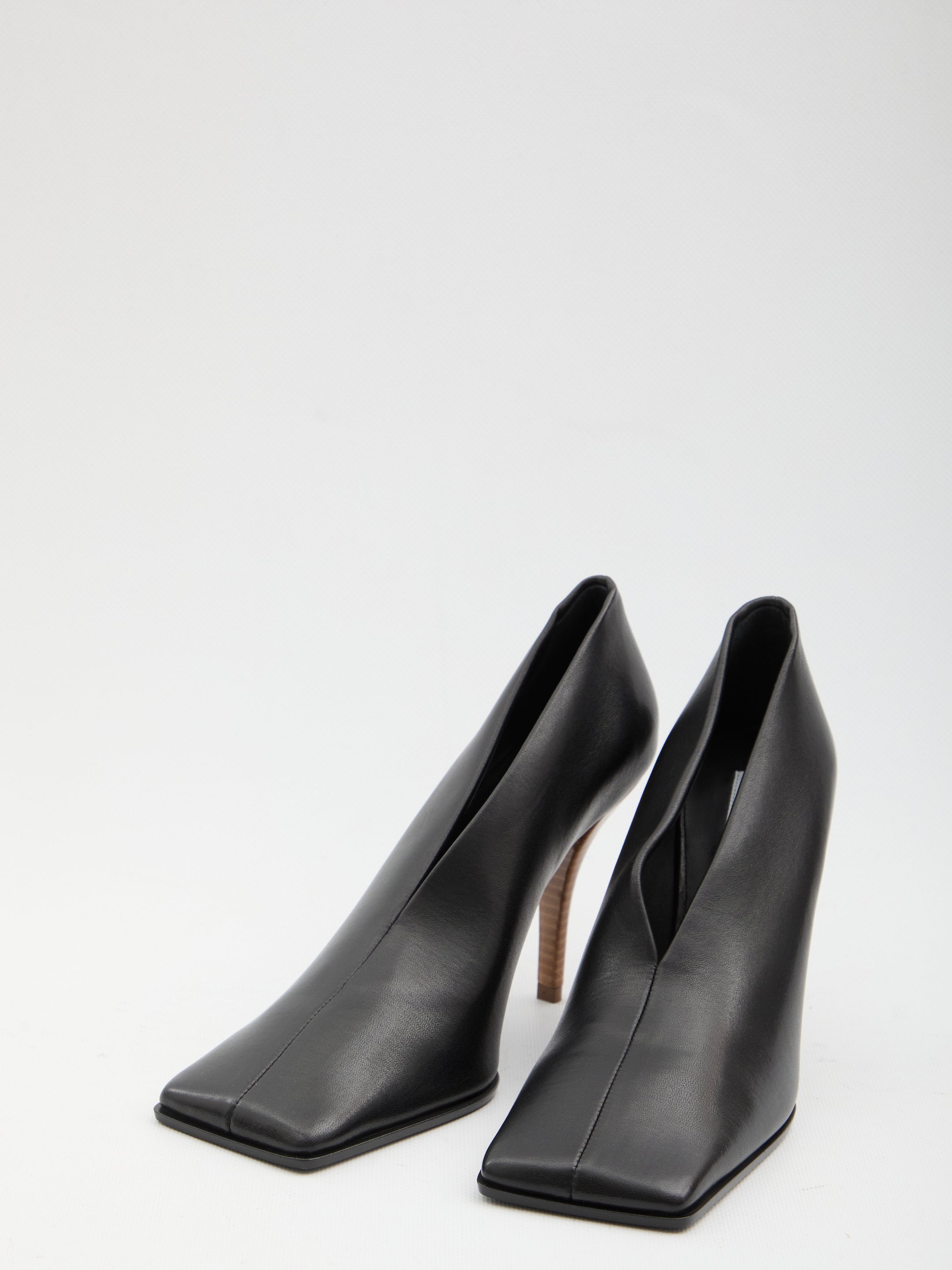 ALAIA 36 soft square pumps