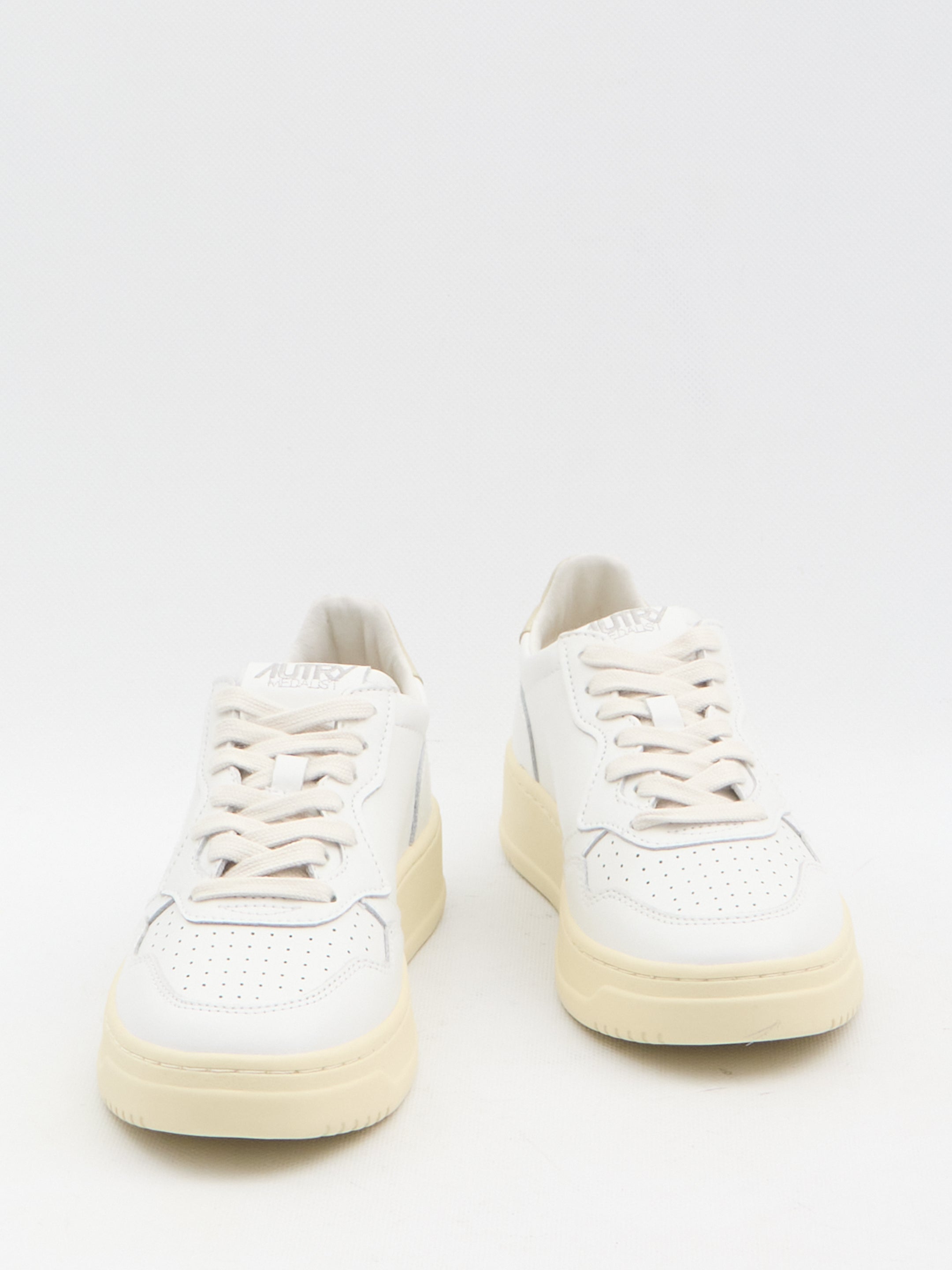 AUTRY 40 medalist low sneakers