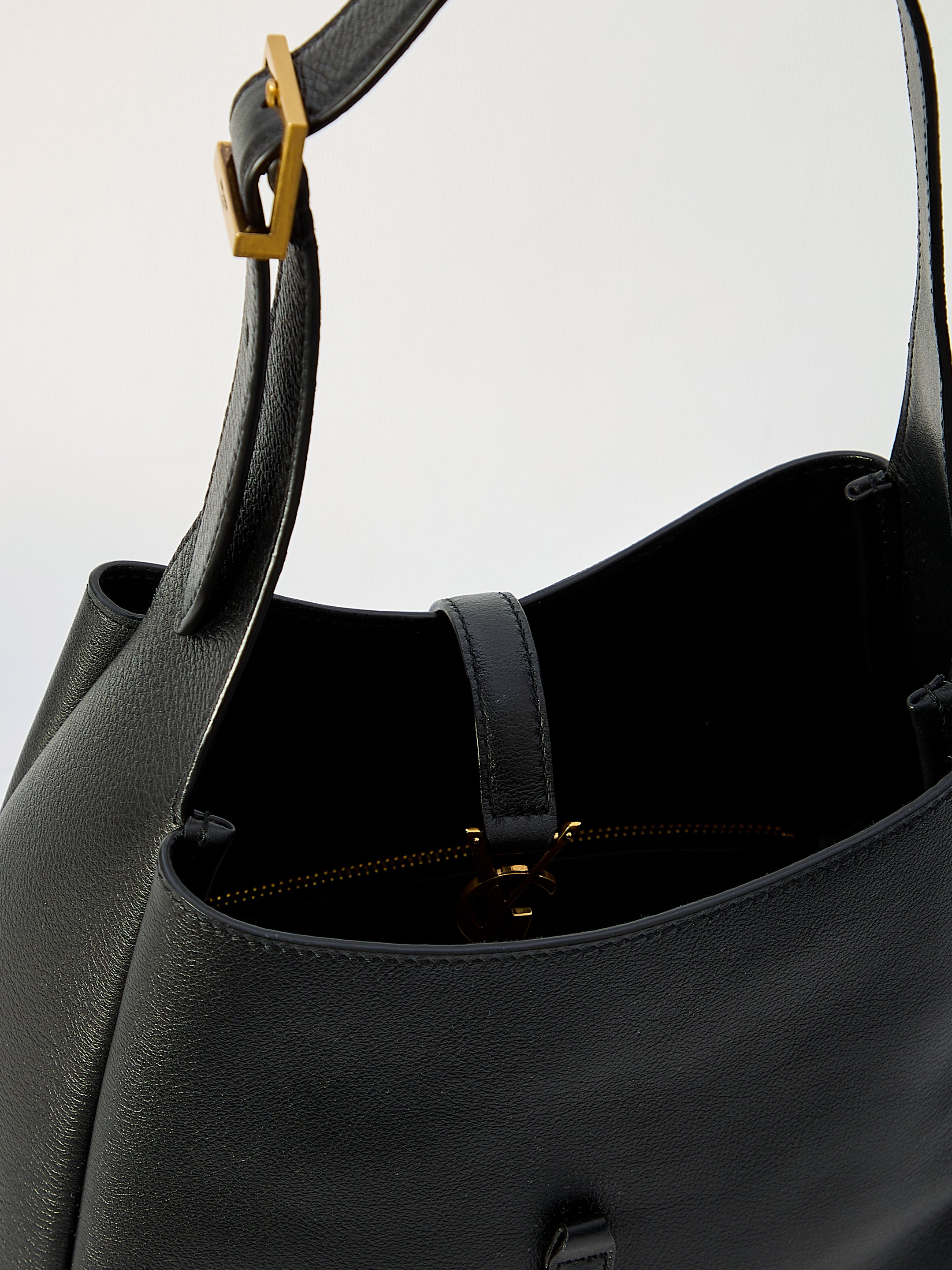 SAINT LAURENT OS le 5 à 7 small bag