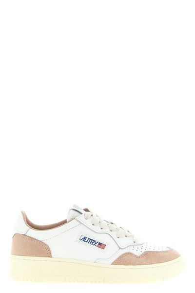 the autry medalist low sneakers feature a structured low-top silhouette made o