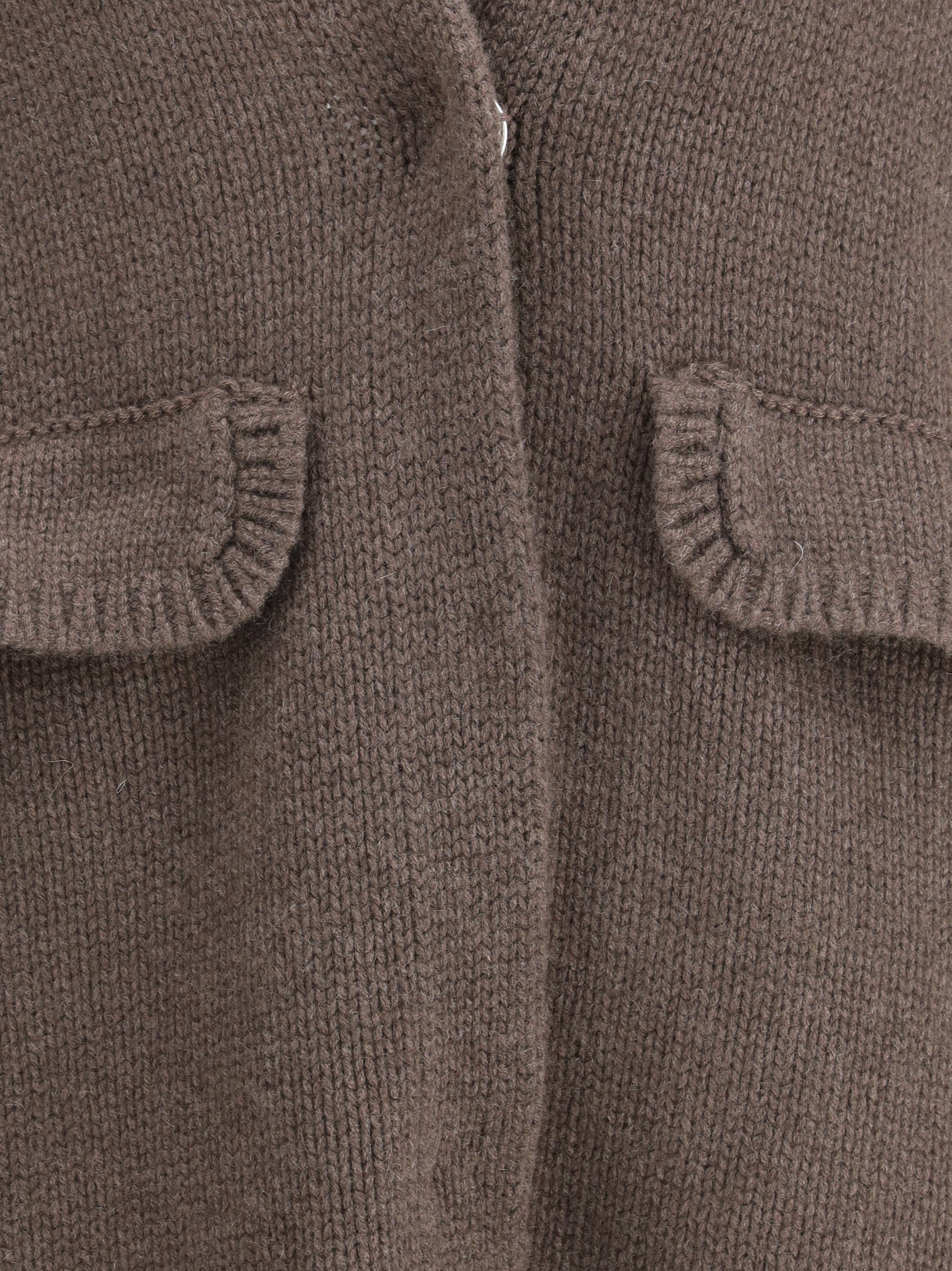 ELLA L semi-long sweater with a front hook-and-eye closure