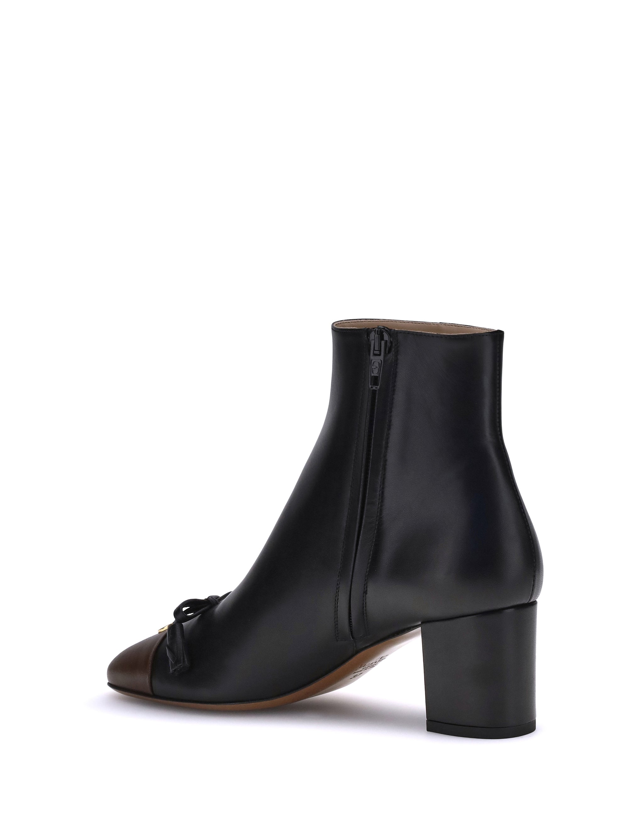 VALENTINO GARAVANI 36 valet du roi bootie