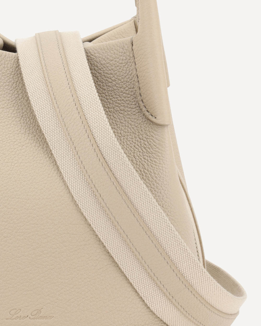 small bale bucket bag