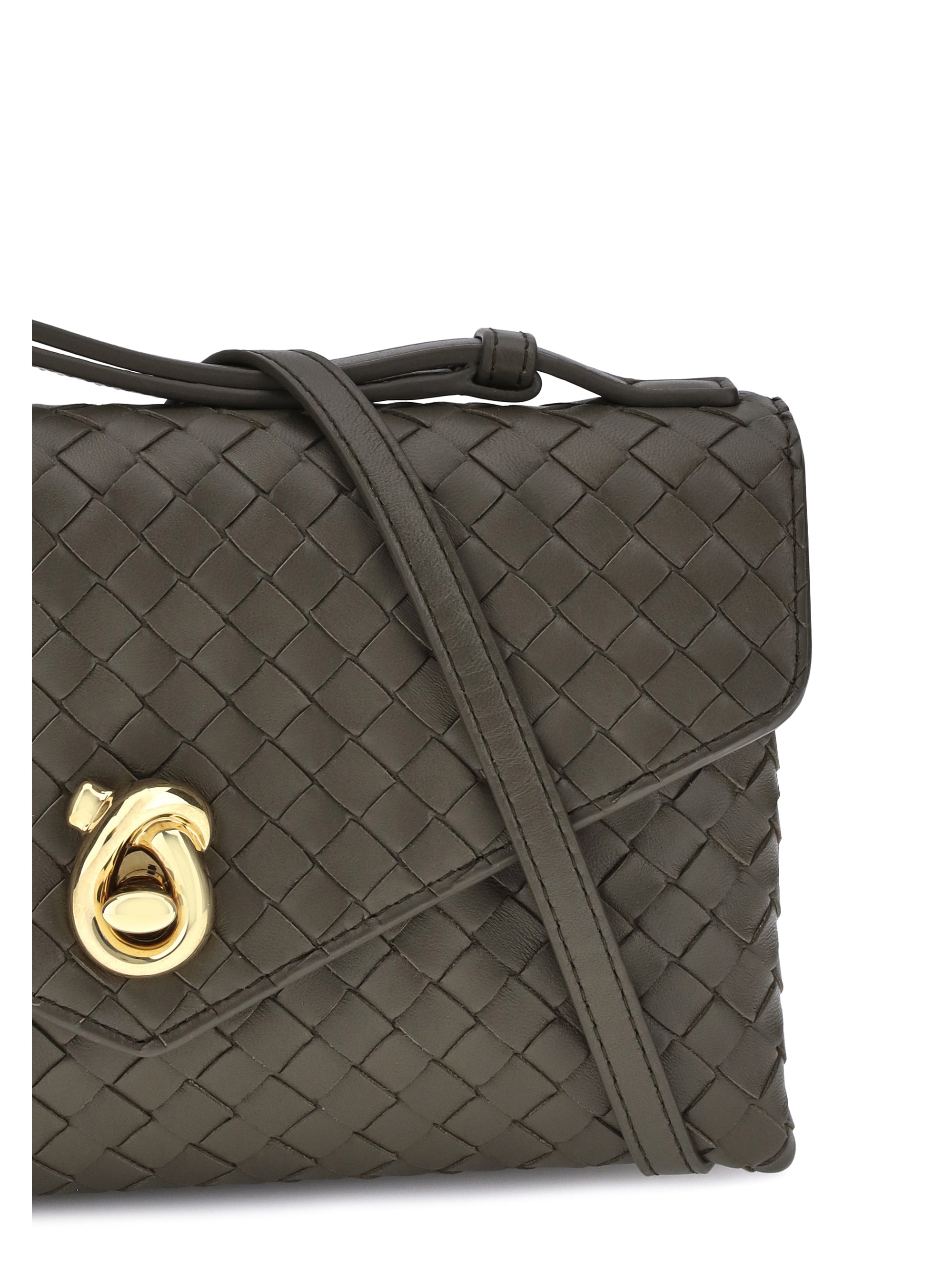 knot lock shoulder bag