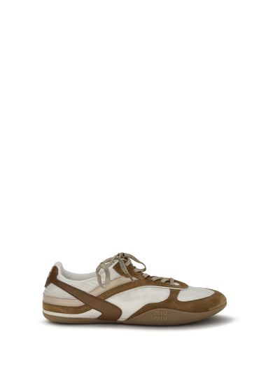 gymnasium sneakers