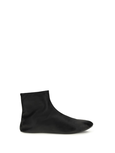 leather ankle boots lined with soft shearling