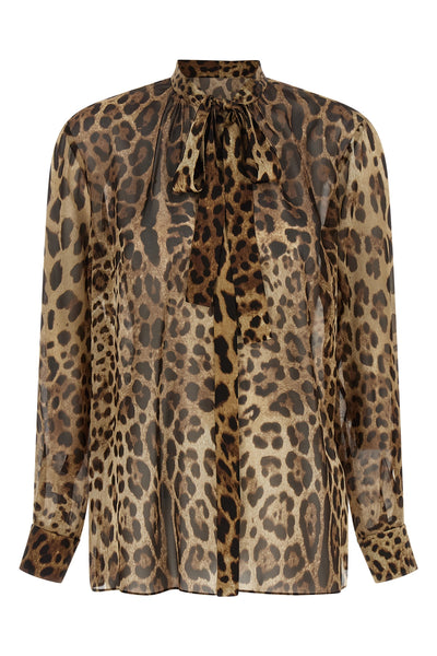 the dolce & gabbana shirt in fine silk georgette stands out for its sartorial co