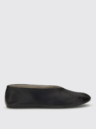 woman's ballet flat