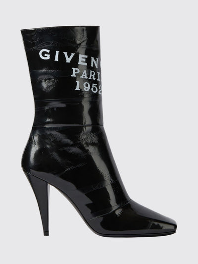 woman's flat ankle boot