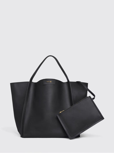 woman's tote bag