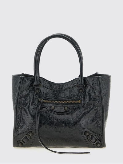woman's shoulder bag