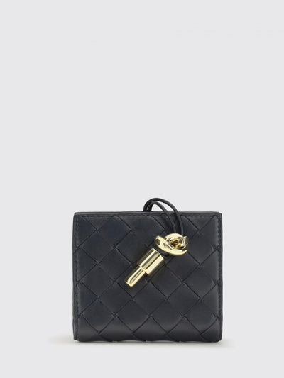 woman's wallet