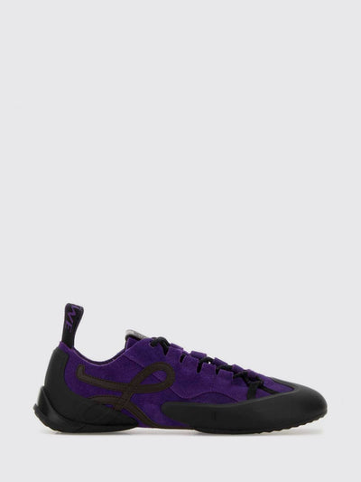 woman's sneakers