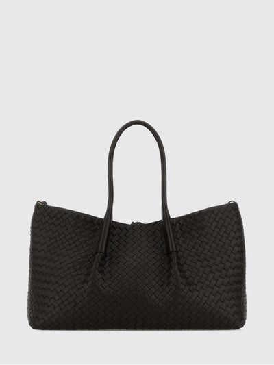 woman's shoulder bag