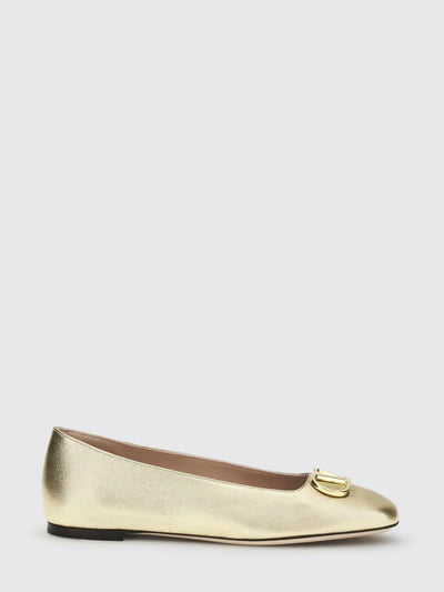 woman's ballet flat