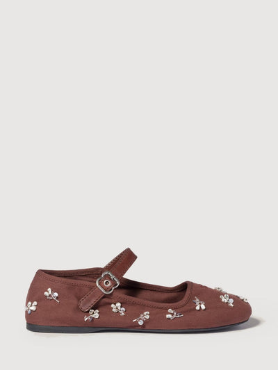woman's ballet flat