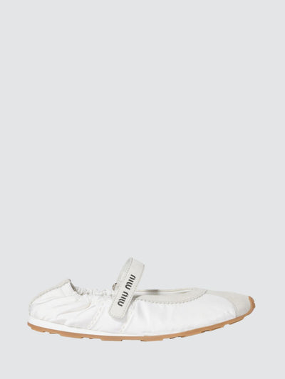 woman's ballet flat