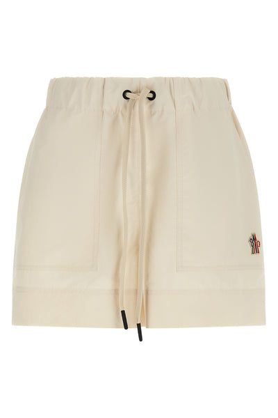 water-repellent technique froissé shorts