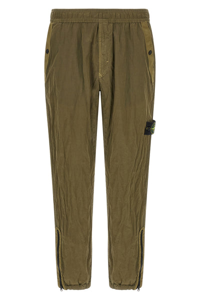 the stone island 3100011 sports pants feature an advanced technical constructi