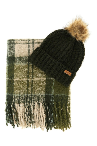 the barbour saltburn gift set represents a perfect combination of warmth and s