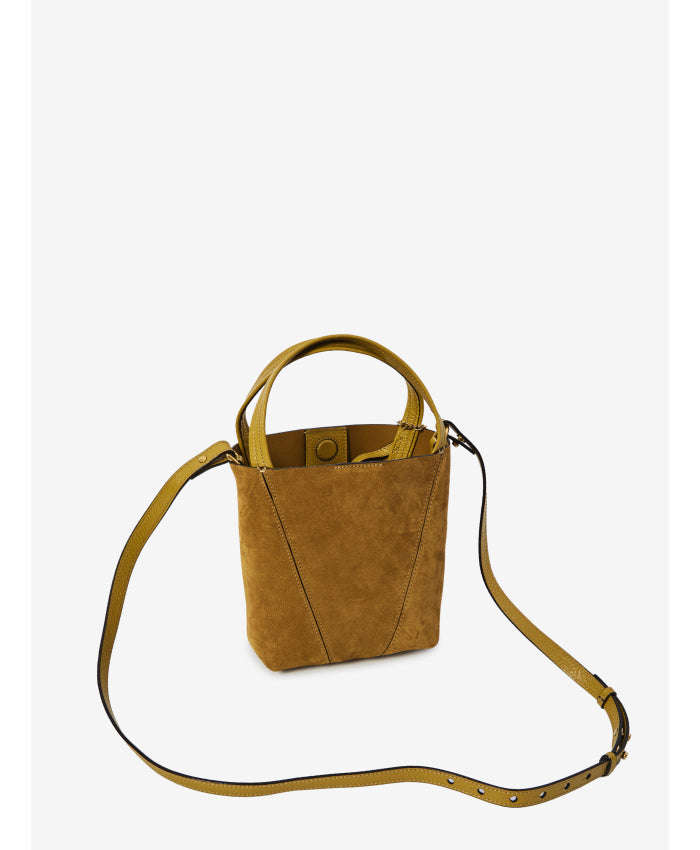 Chloe&