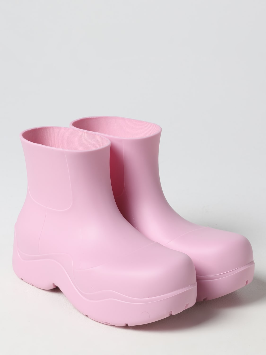 bottega veneta puddle boots in biodegradable rubber