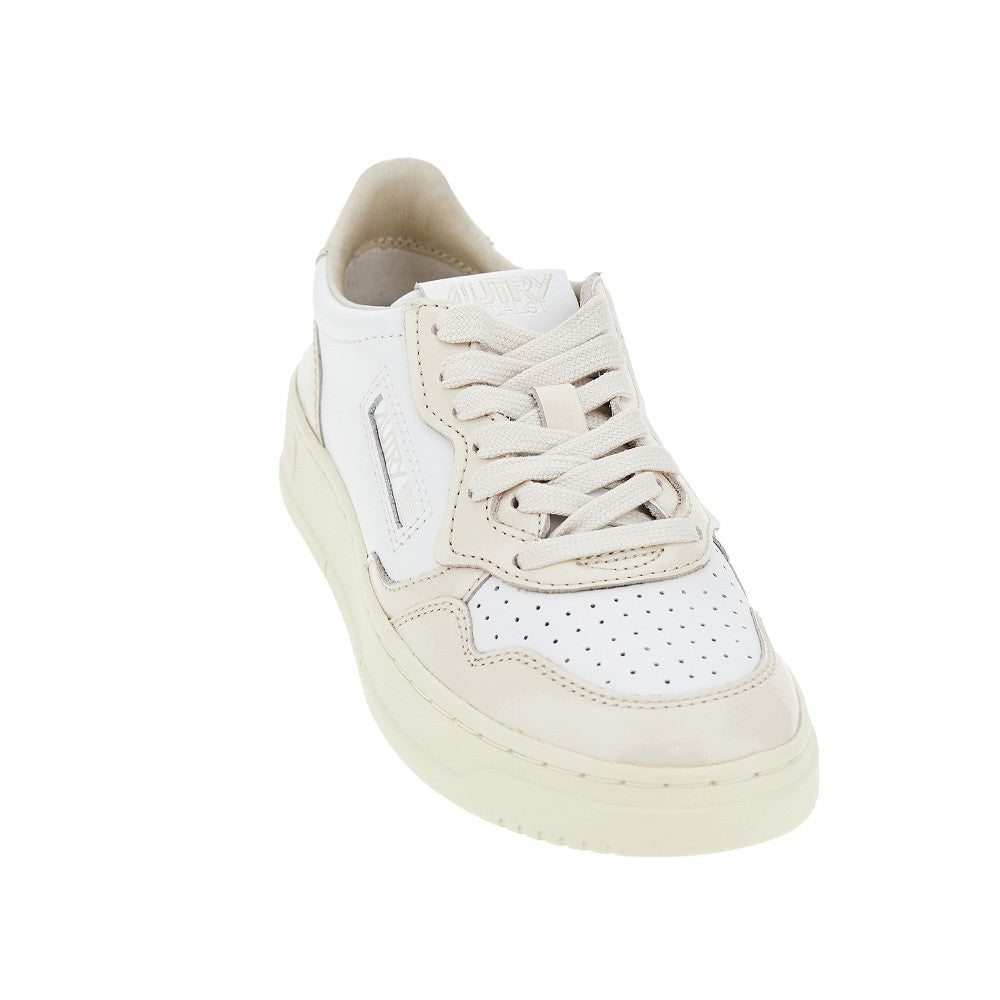 AUTRY 37 medalist low sneakers with patent details