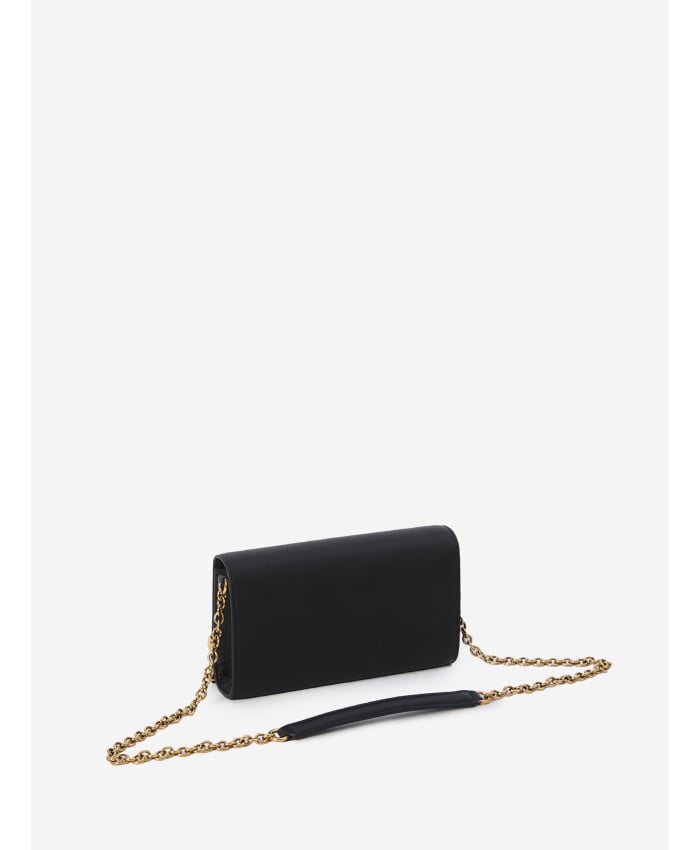 Chloe&