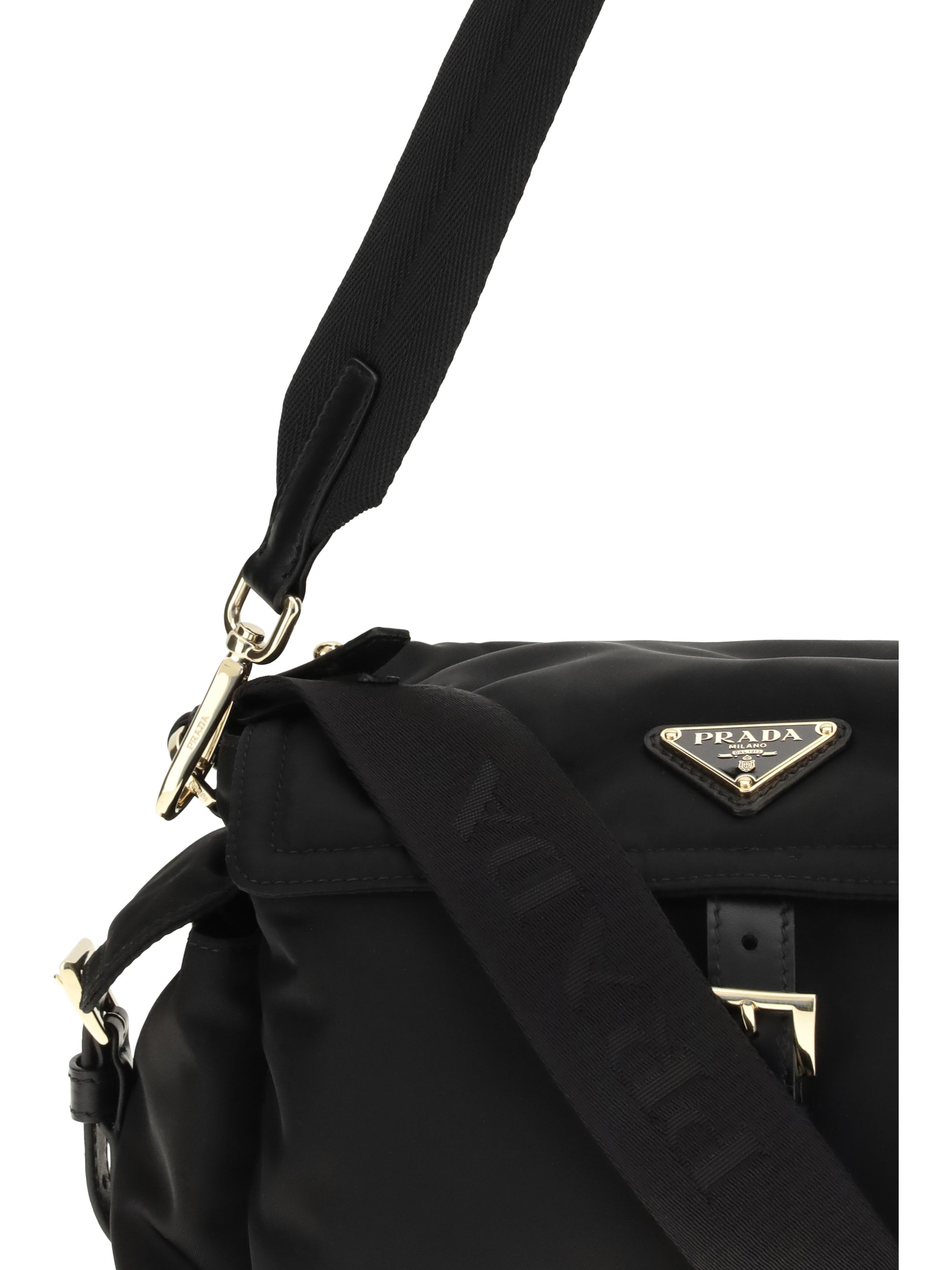 explore bag in re-nylon