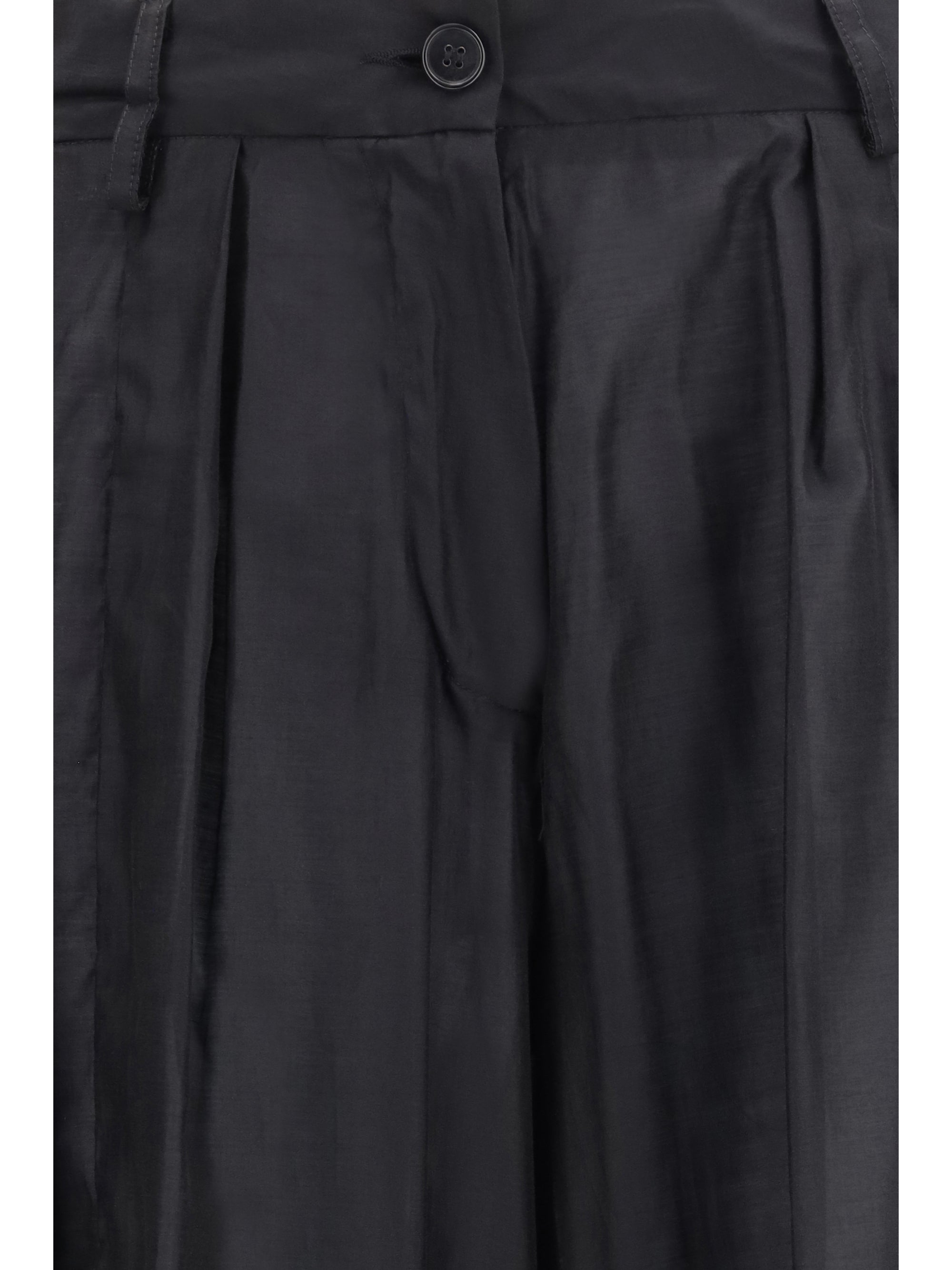 pants in lightweight muslin