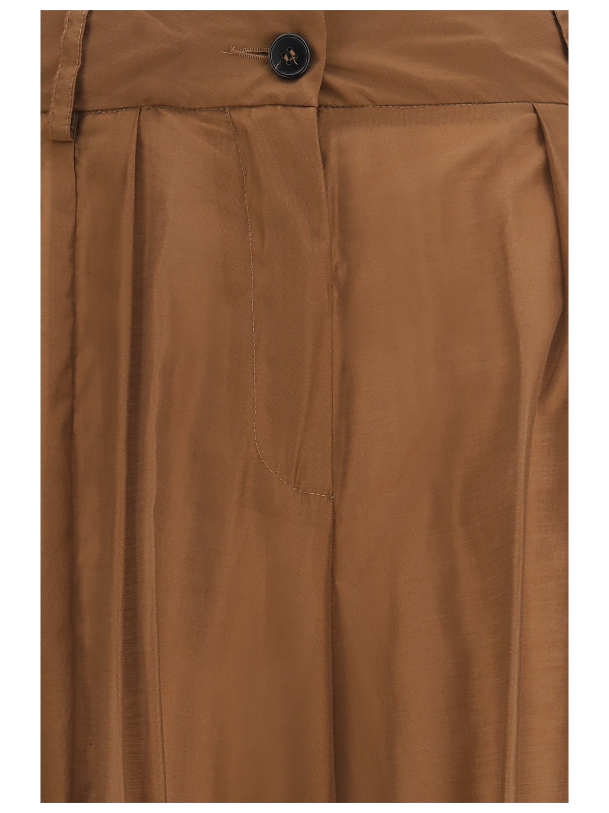 pants in lightweight muslin