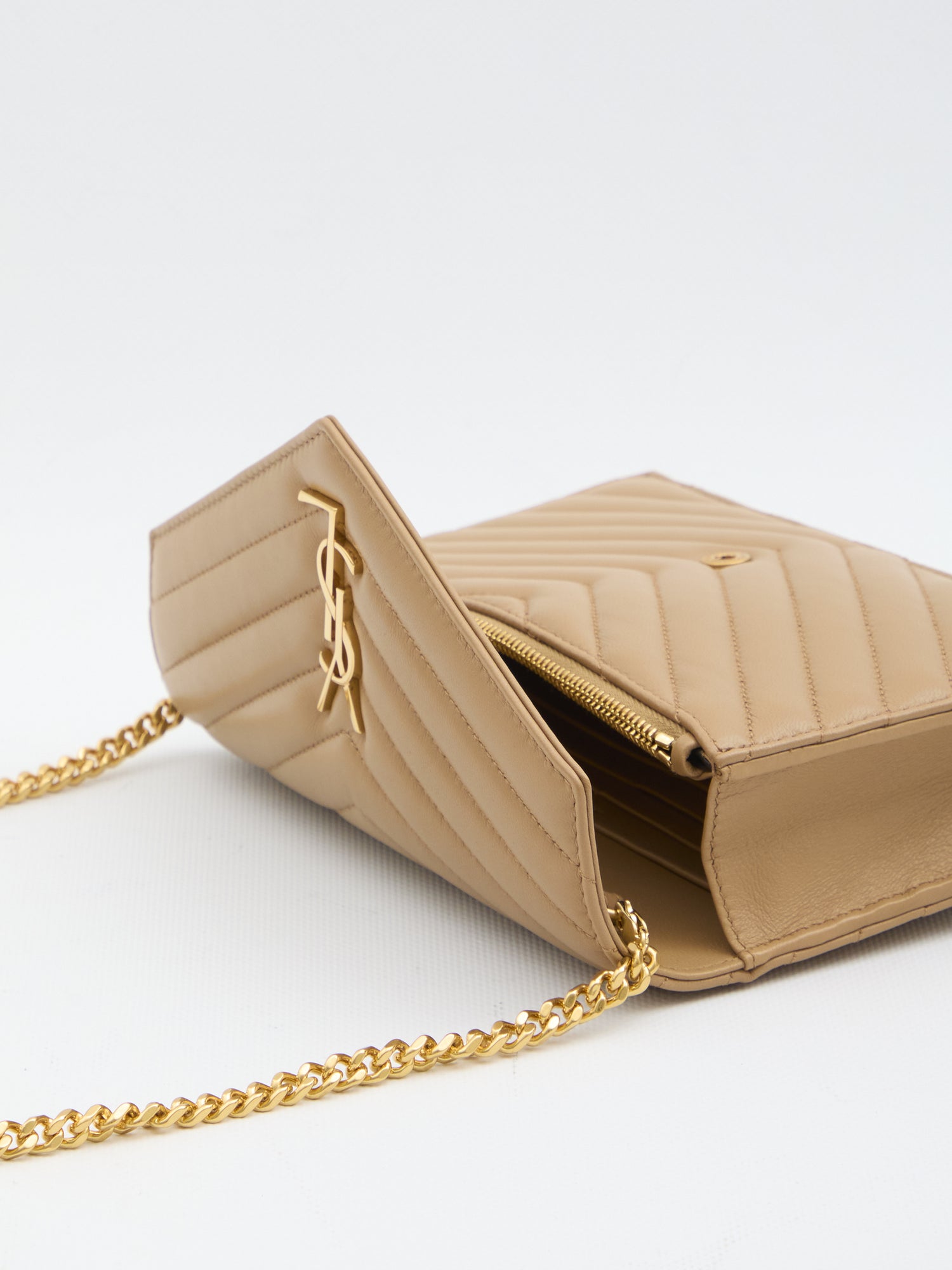 SAINT LAURENT OS envelope cassandre wallet with chain 